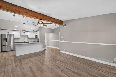 Villa ou maison à vendre à Belle Isle, Floride: 3 chambres, 144.09 m2 № 2298126 - photo 5