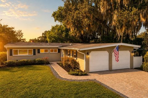 House in Belle Isle, Florida 3 bedrooms, 144.09 sq.m. № 2298126