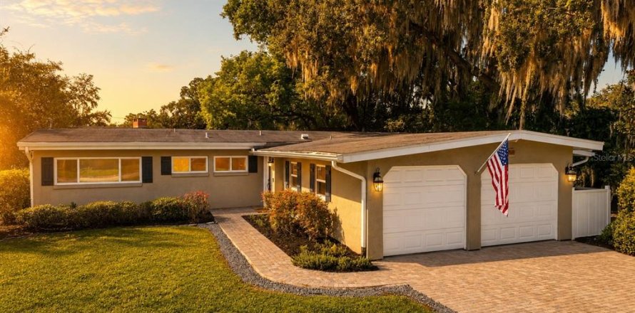 Villa ou maison à Belle Isle, Floride 3 chambres, 144.09 m2 № 2298126