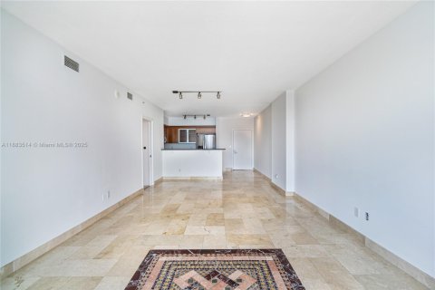 Copropriété à vendre à Miami, Floride: 2 chambres, 106.37 m2 № 1933117 - photo 18