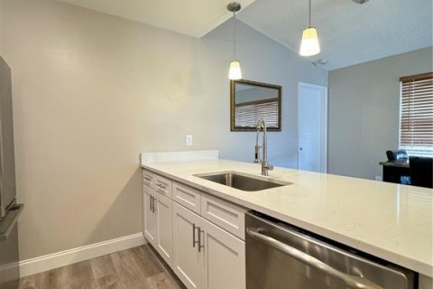 Copropriété à louer à Bradenton, Floride: 2 chambres, 84.73 m2 № 1760311 - photo 12