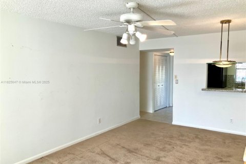 Condo in Sunrise, Florida, 1 bedroom  № 1794032 - photo 26