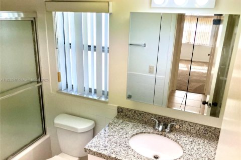 Condo in Sunrise, Florida, 1 bedroom  № 1794032 - photo 21