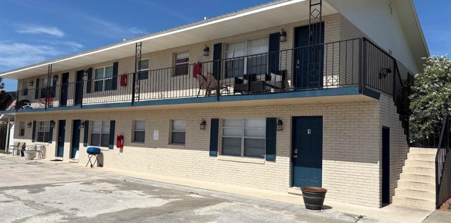 Propiedad comercial en Winter Haven, Florida 12 dormitorios, 488.29 m2 № 1824975