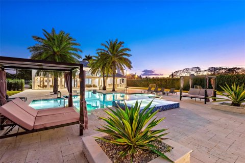 Casa en venta en Miami, Florida, 7 dormitorios, 416.39 m2 № 1839307 - foto 4