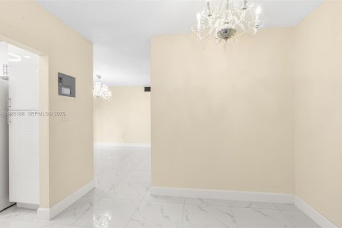 Купить кондоминиум в Майами-Бич, Флорида 7 комнат, 81.2м2, № 1984696 - фото 7