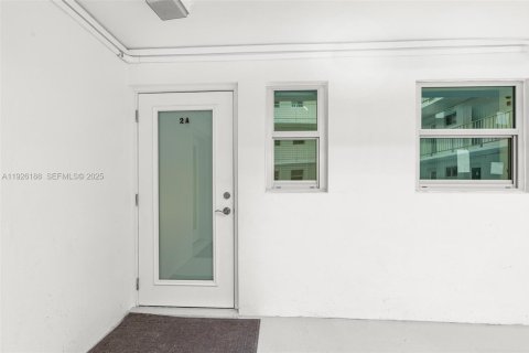 Купить кондоминиум в Майами-Бич, Флорида 7 комнат, 81.2м2, № 1984696 - фото 6