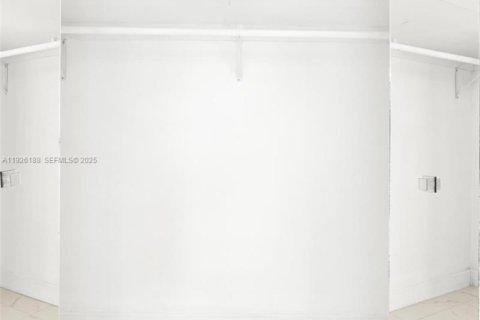 Купить кондоминиум в Майами-Бич, Флорида 7 комнат, 81.2м2, № 1984696 - фото 21