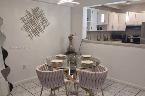 Copropriété à louer à Sunny Isles Beach, Floride: 1 chambre, 62.8 m2 № 1952361 - photo 7