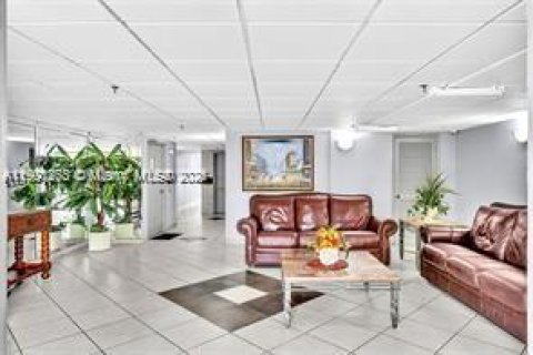 Copropriété à louer à Sunny Isles Beach, Floride: 1 chambre, 62.8 m2 № 1952361 - photo 30