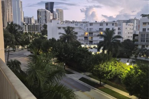 Copropriété à louer à Sunny Isles Beach, Floride: 1 chambre, 62.8 m2 № 1952361 - photo 27