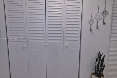 Copropriété à louer à Sunny Isles Beach, Floride: 1 chambre, 62.8 m2 № 1952361 - photo 10