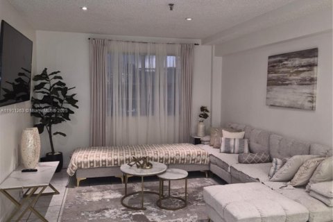 Copropriété à louer à Sunny Isles Beach, Floride: 1 chambre, 62.8 m2 № 1952361 - photo 2