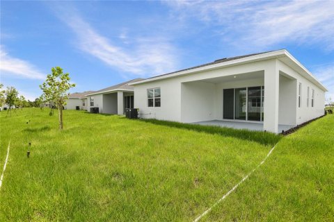 House in Winter Haven, Florida 4 bedrooms, 178.28 sq.m. № 1898943 - photo 16