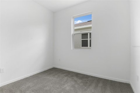 House in Winter Haven, Florida 4 bedrooms, 178.28 sq.m. № 1898943 - photo 11