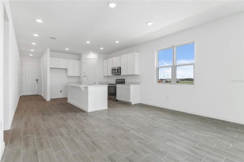House in Winter Haven, Florida 4 bedrooms, 178.28 sq.m. № 1898943 - photo 7