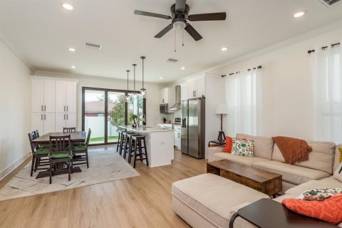 Adosado en venta en Tampa, Florida, 3 dormitorios, 139.35 m2 № 1822902 - foto 10