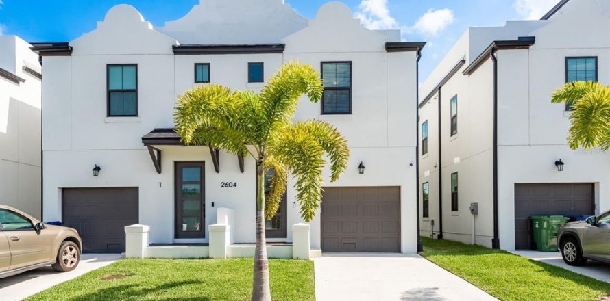 Adosado en Tampa, Florida 3 dormitorios, 139.35 m2 № 1822902