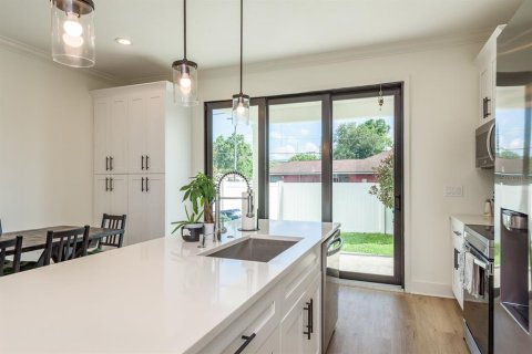 Adosado en venta en Tampa, Florida, 3 dormitorios, 139.35 m2 № 1822902 - foto 13