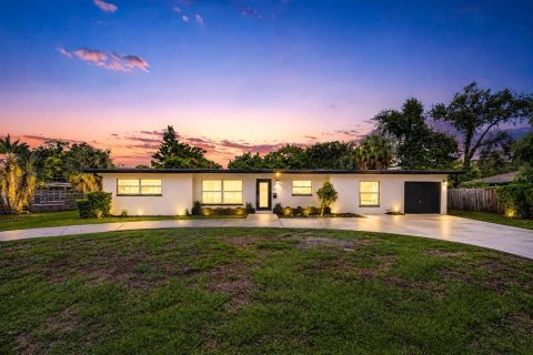 Casa en Saint Petersburg, Florida 4 dormitorios, 177.63 m2 № 2225510