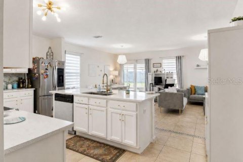 House in Winter Haven, Florida 4 bedrooms, 169.83 sq.m. № 2200358 - photo 7