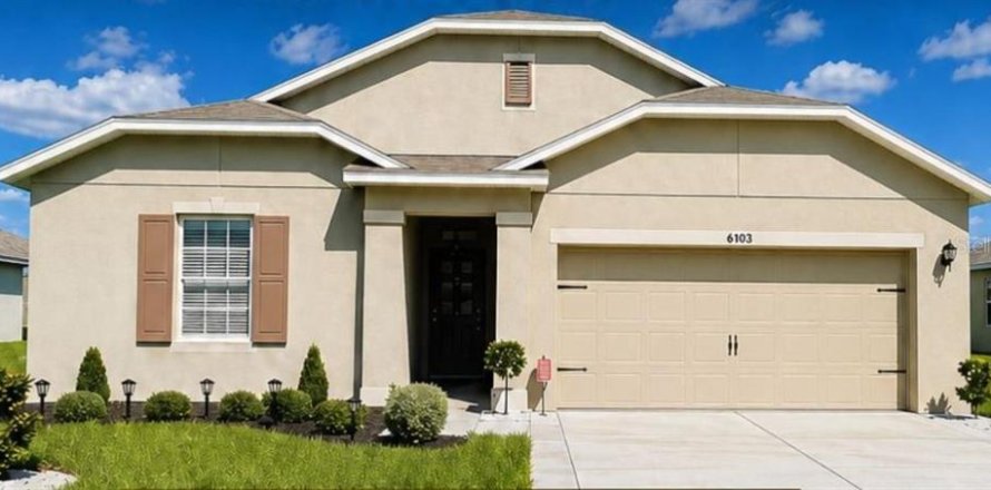 House in Winter Haven, Florida 4 bedrooms, 169.83 sq.m. № 2200358