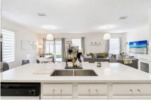 House in Winter Haven, Florida 4 bedrooms, 169.83 sq.m. № 2200358 - photo 5
