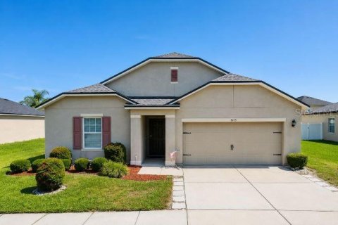 House in Winter Haven, Florida 4 bedrooms, 169.83 sq.m. № 2200358 - photo 2