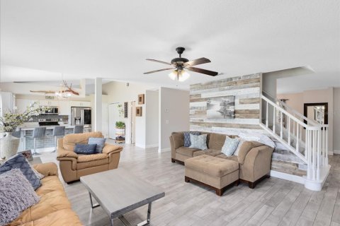 House in Orlando, Florida 4 bedrooms, 205.31 sq.m. № 1782911 - photo 7