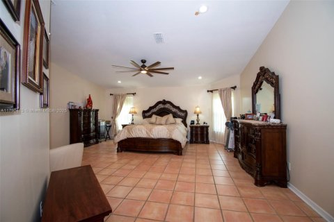 Купить виллу или дом в Кейп-Корал, Флорида 5 спален, № 1959383 - фото 14