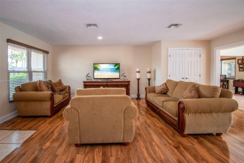 Купить виллу или дом в Кейп-Корал, Флорида 5 спален, № 1959383 - фото 23