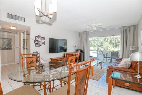 Condominio en venta en Lauderhill, Florida, 2 dormitorios, 80.82 m2 № 1850523 - foto 19