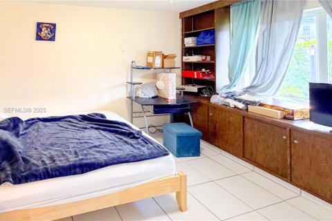 Condo in Miami, Florida, 2 bedrooms  № 1991622 - photo 20