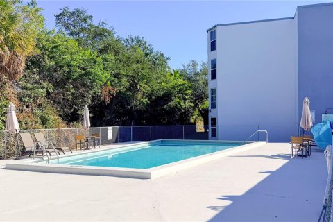 Condo in Miami, Florida, 2 bedrooms  № 1991622 - photo 5