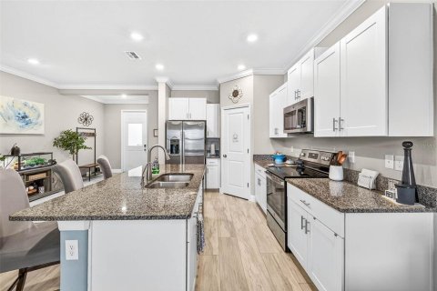 Adosado en venta en Wesley Chapel, Florida, 3 dormitorios, 148.36 m2 № 1901992 - foto 10