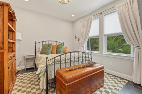 Townhouse in Tampa, Florida 3 bedrooms, 204.76 sq.m. № 2396385 - photo 5