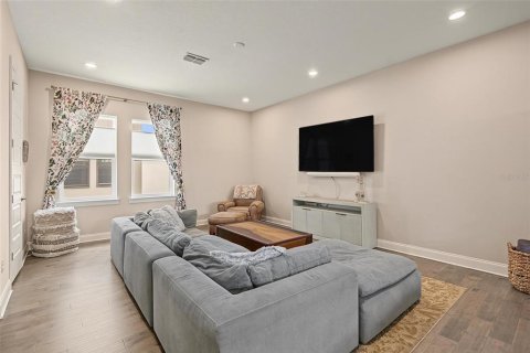 Townhouse in Tampa, Florida 3 bedrooms, 204.76 sq.m. № 2396385 - photo 12