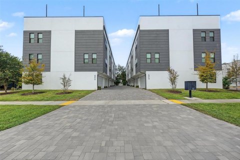 Townhouse in Tampa, Florida 3 bedrooms, 204.76 sq.m. № 2396385