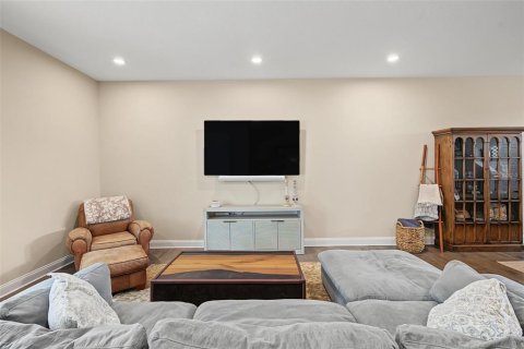 Townhouse in Tampa, Florida 3 bedrooms, 204.76 sq.m. № 2396385 - photo 13