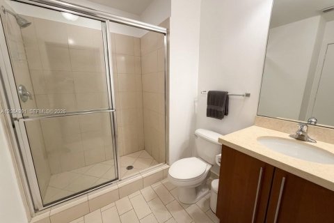 Condo in Miami, Florida, 2 bedrooms № 2353618 - photo 10