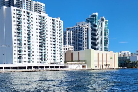 Купить кондоминиум в Халландейл-Бич, Флорида 1 спальня, 85.01м2, № 2032269 - фото 27