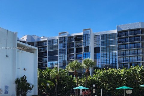 Купить кондоминиум в Халландейл-Бич, Флорида 1 спальня, 85.01м2, № 2032269 - фото 26