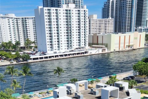 Купить кондоминиум в Халландейл-Бич, Флорида 1 спальня, 85.01м2, № 2032269 - фото 25