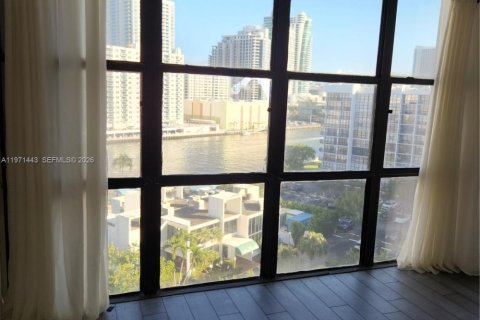 Купить кондоминиум в Халландейл-Бич, Флорида 1 спальня, 85.01м2, № 2032269 - фото 12