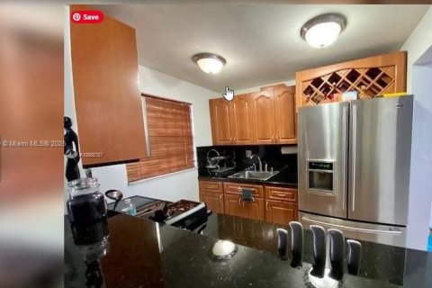 Condo in Hialeah, Florida, 1 bedroom № 1857524 - photo 4