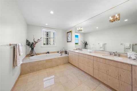 Copropriété à vendre à Coral Gables, Floride: 3 chambres, 276.85 m2 № 1963074 - photo 16