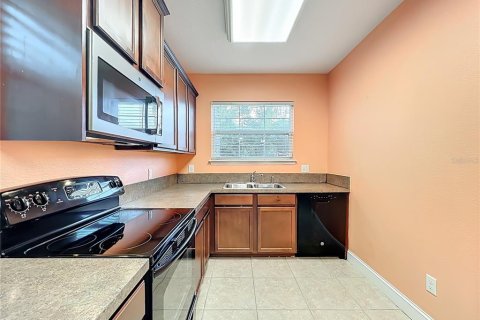 Touwnhouse à vendre à Orlando, Floride: 3 chambres, 169.92 m2 № 2214894 - photo 5