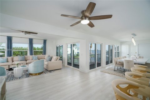 Villa ou maison à louer à St. Lucie, Floride: 6 chambres, 333.52 m2 № 2180716 - photo 30