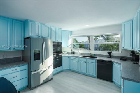 Villa ou maison à louer à St. Lucie, Floride: 6 chambres, 333.52 m2 № 2180716 - photo 11