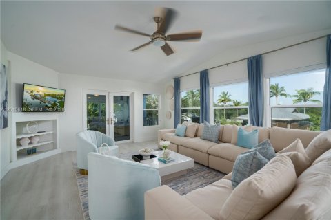Villa ou maison à louer à St. Lucie, Floride: 6 chambres, 333.52 m2 № 2180716 - photo 7